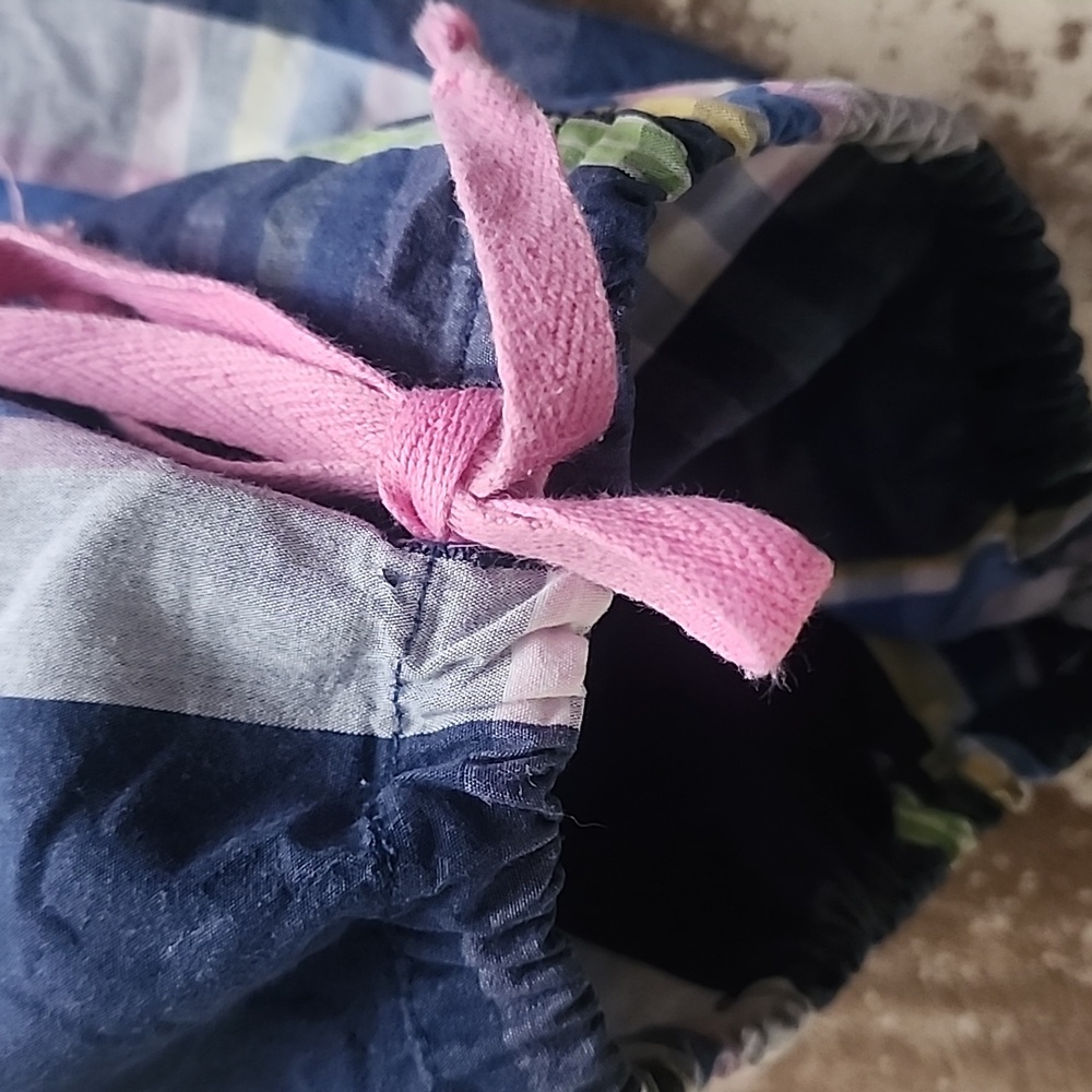 Pink VS Cropped Blue and Pink Pajama Pants. Free Tank. Size: M - Picture 9 of 11